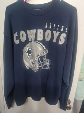 Dallas Cowboys Navy Graphic Sweatshirt - Men's